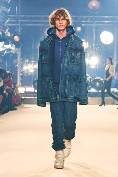 Look 28